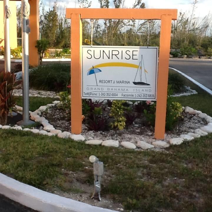 Running Mon Sunrise & Marina