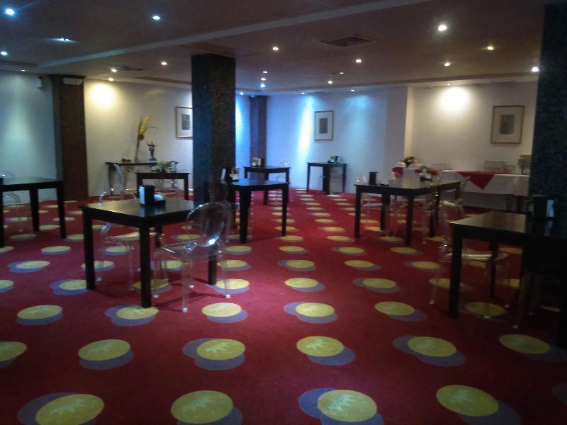 Ramada By Wyndham Princess 3*