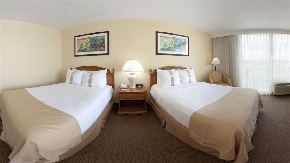 Holiday & Tropical Casino By Ihg