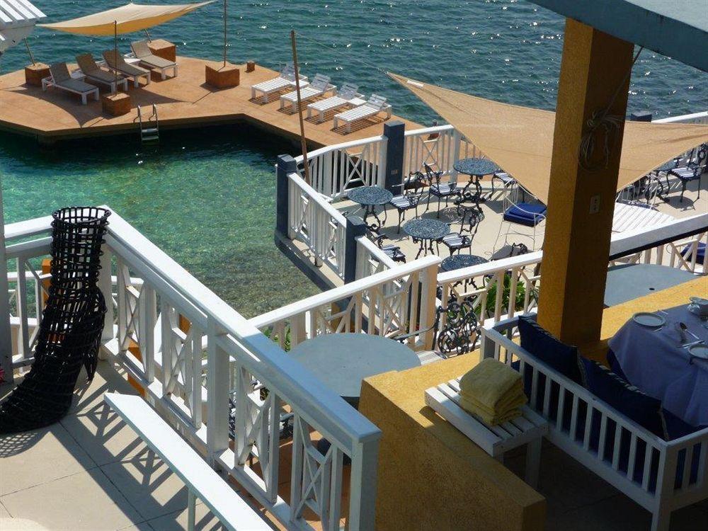 Moxons Club Boscobel
