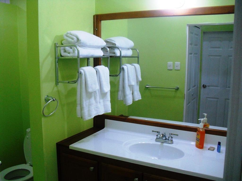 Village Bed & Breakfast Piarco