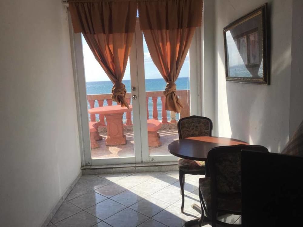 Colombus Hotel 2*