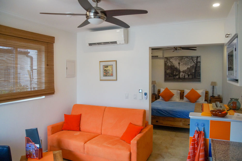 Guest house Cas Elizabeth Palm Beach