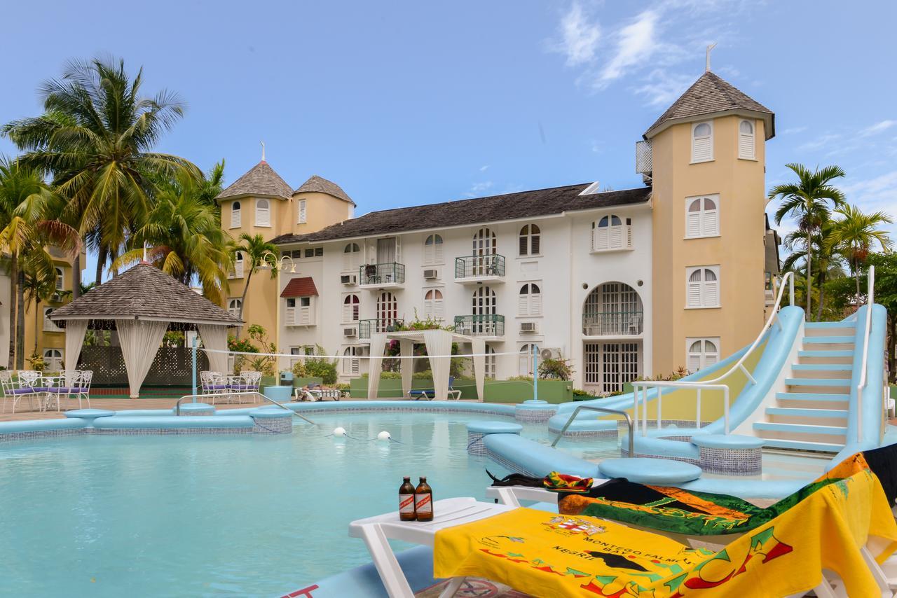 Deluxe Sandcastles Ocho Rios