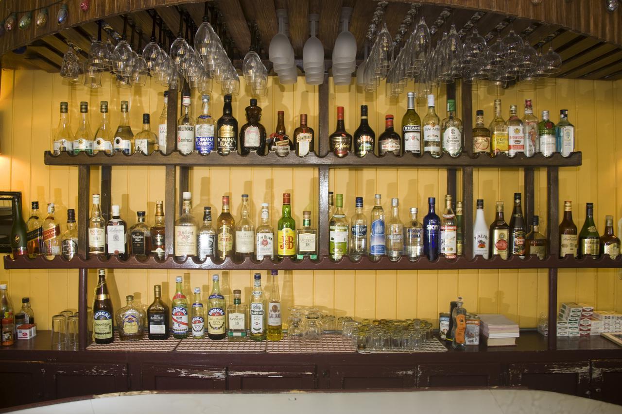 Hotel Rocky's Rock & Blues Bar And