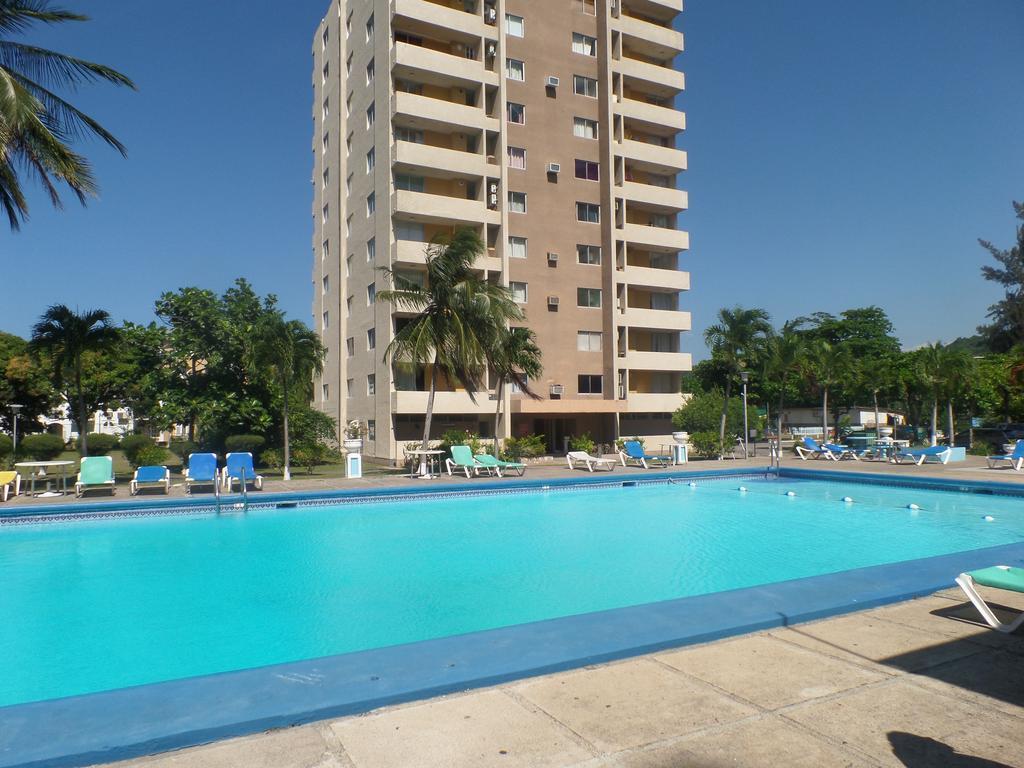 Turtle Towers Aparthotel