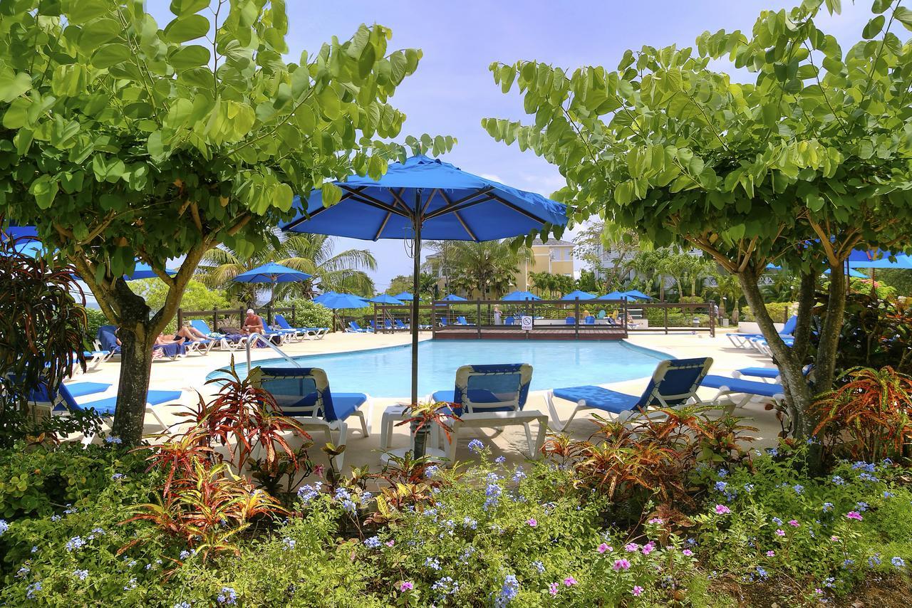 Hotel & At View Paynes Bay