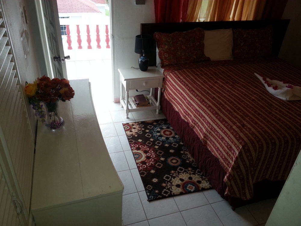 Hotel Executive Mammee Bay 3*