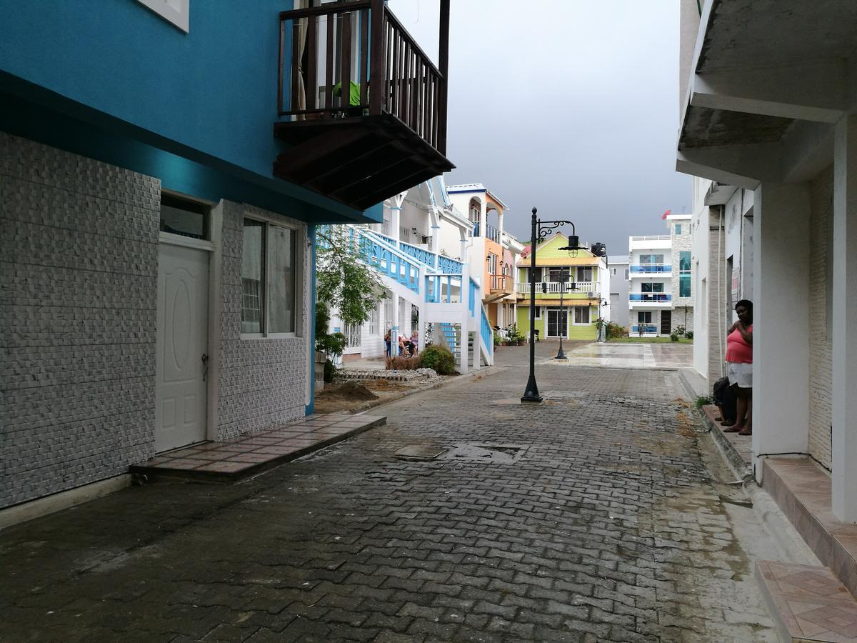 El Pueblito,al Lado De Playa Dorada Inn Puerto Plata