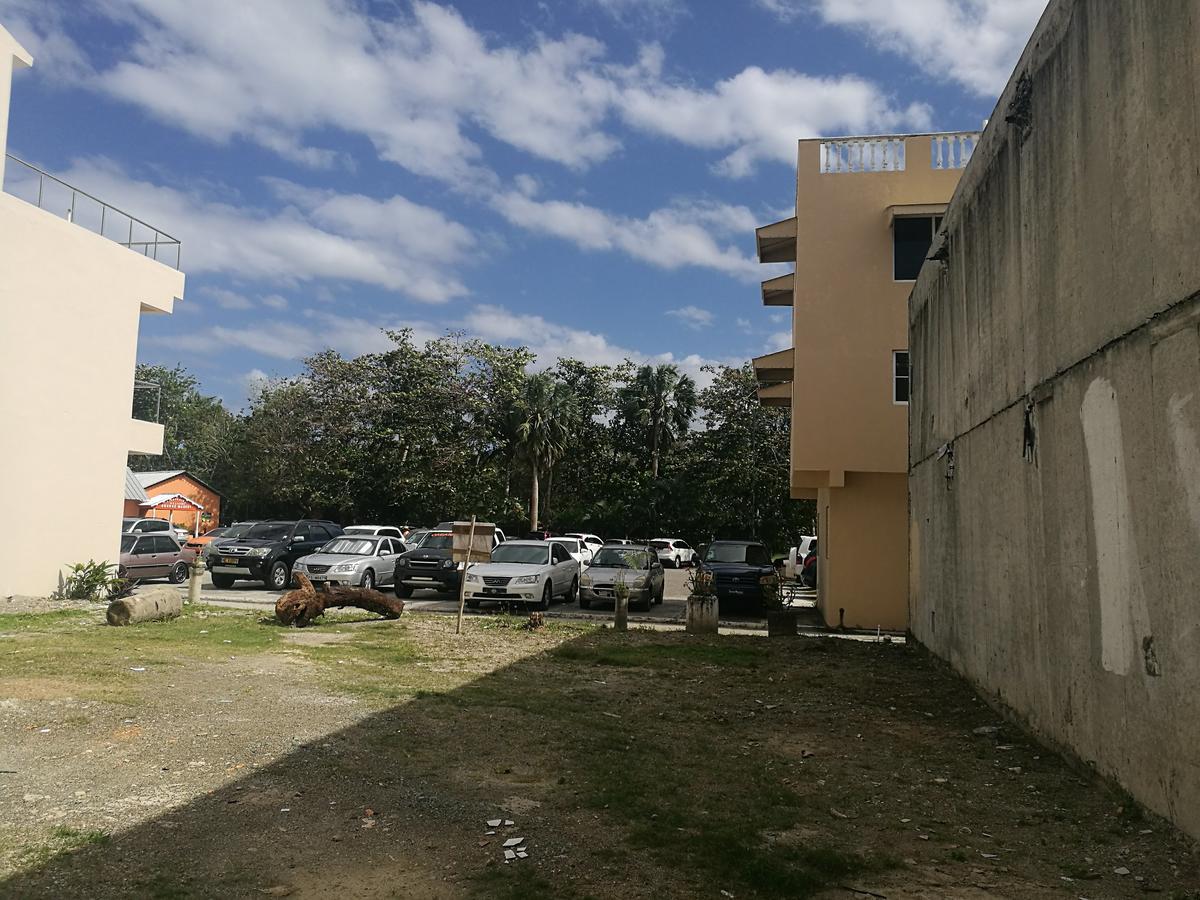 El Pueblito,al Lado De Playa Dorada Inn Puerto Plata