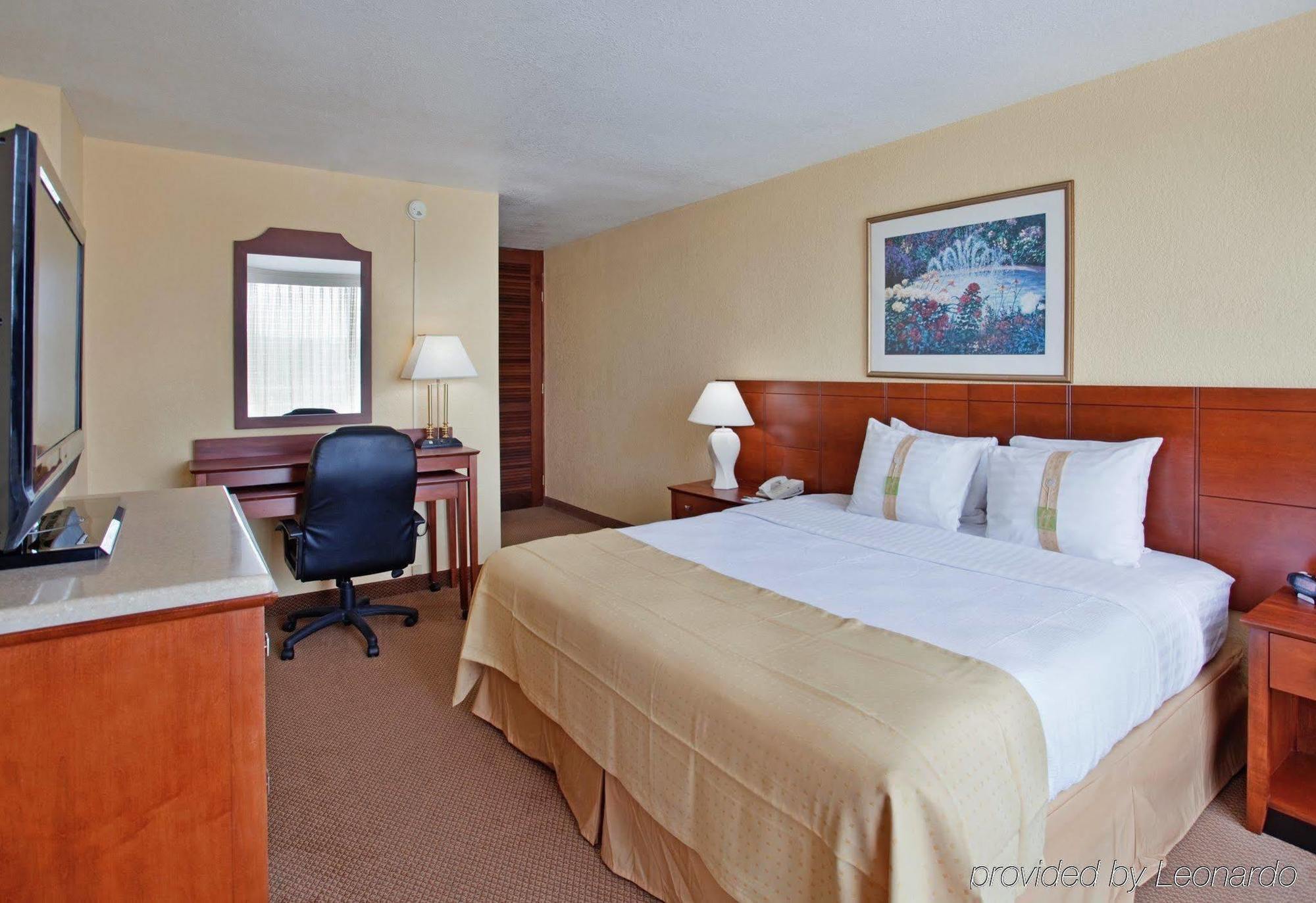 Holiday & Tropical Casino By Ihg Resort 3*