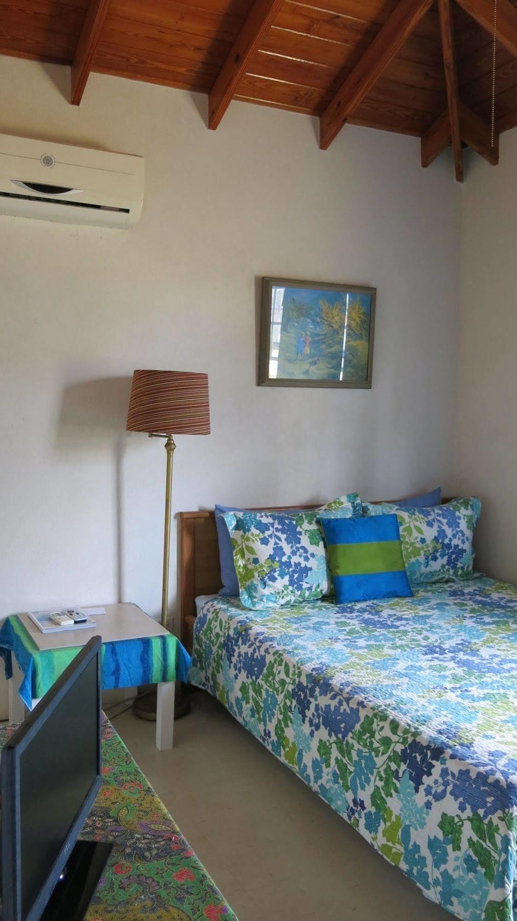Gemini House 3* Christ Church