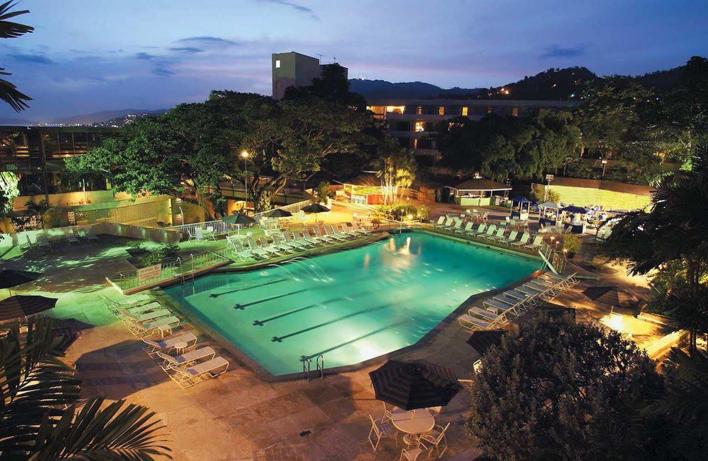 Express Trincity By Ihg 3*