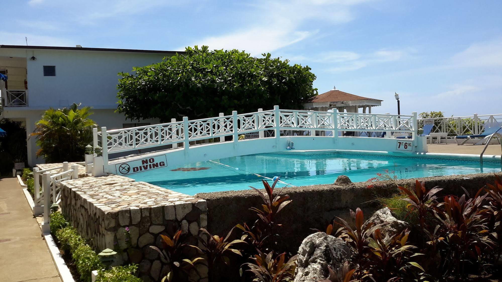 Hibiscus 3* Ocho Rios