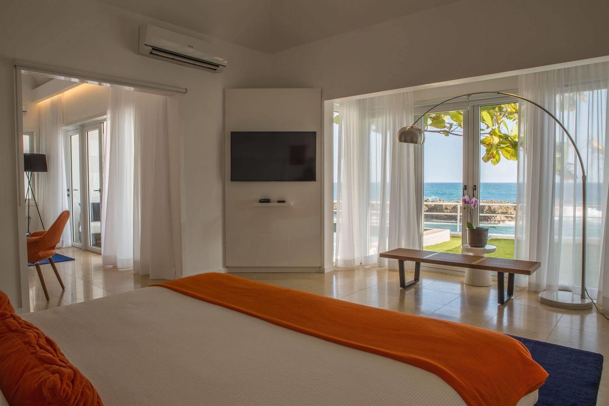 Trident Hotel