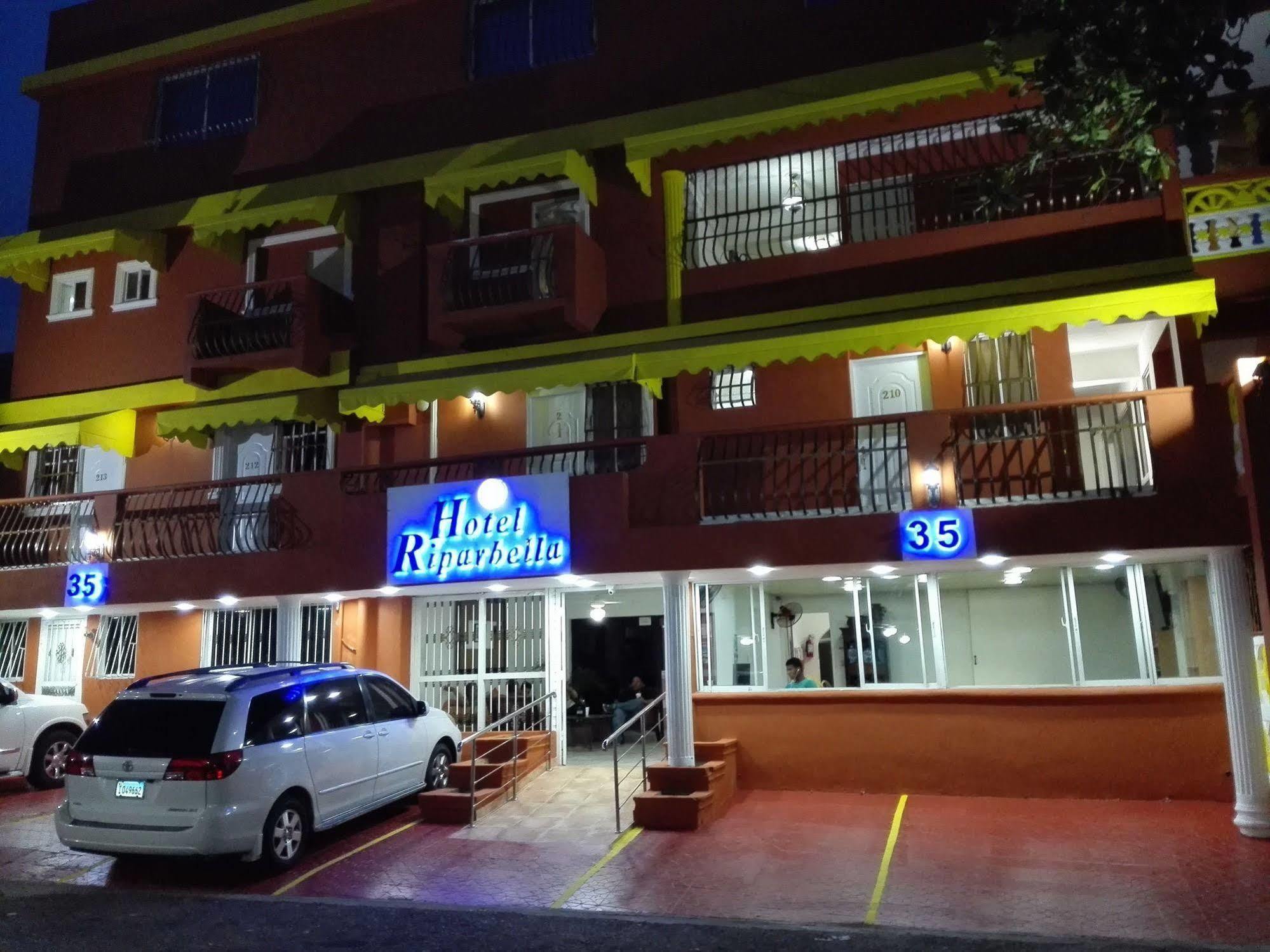 Hotel Riparbella