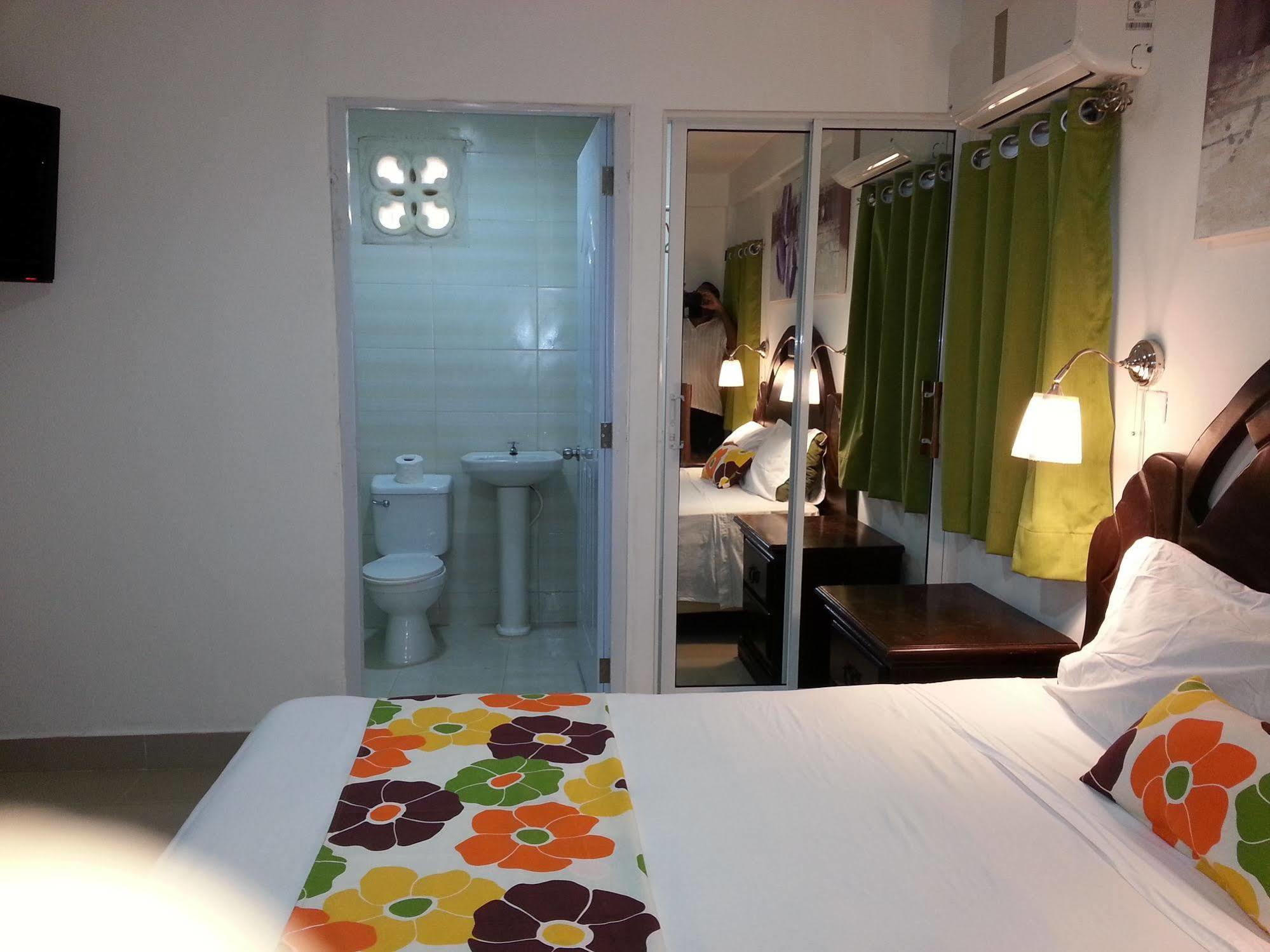Riparbella Hotel