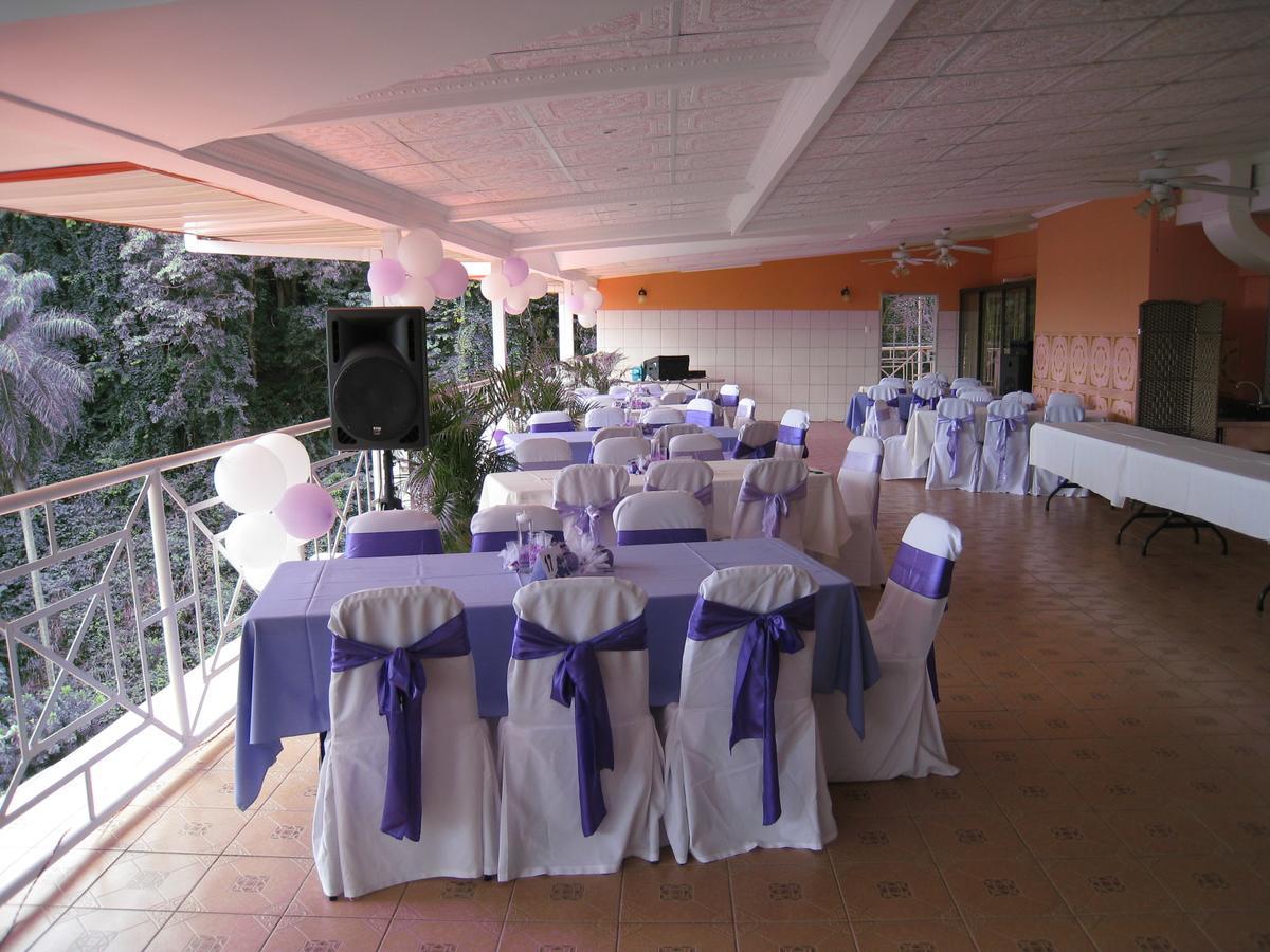 Alicia's Palace Hotel *
