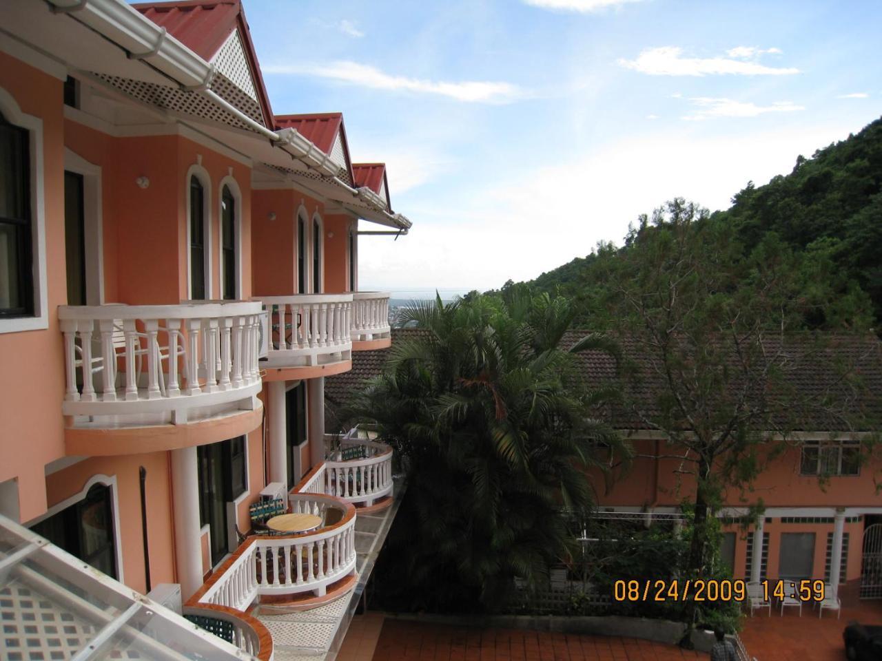 Alicia's Palace Hotel