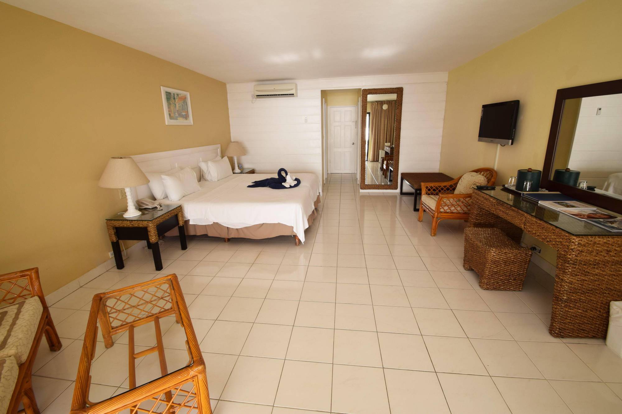 Resort Starfish Discovery Bay 3*