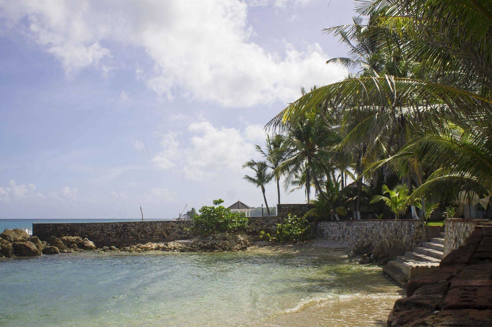 Chrisanns Aparthotel Ocho Rios