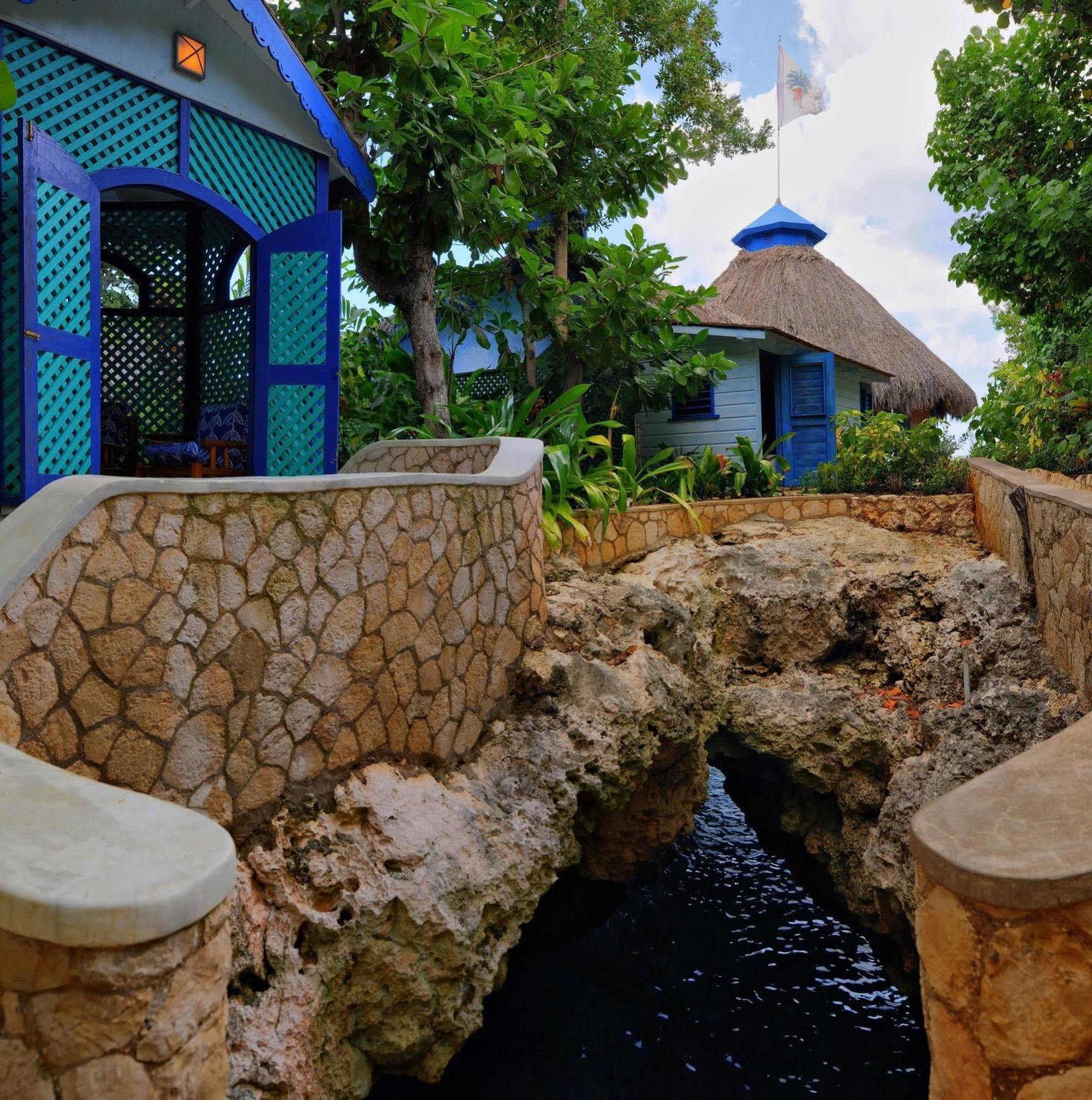 The Caves Resort 5*