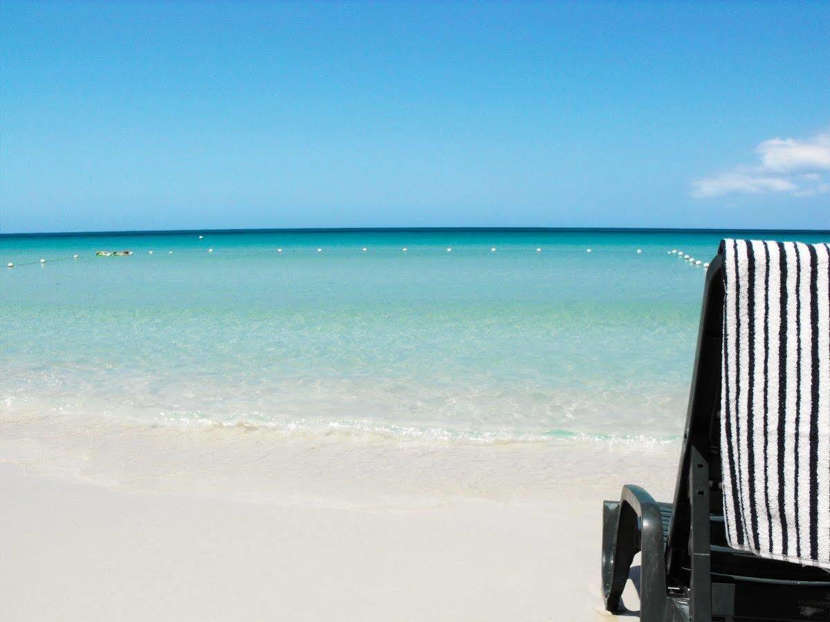 Hotel Bar-b-barn Beach