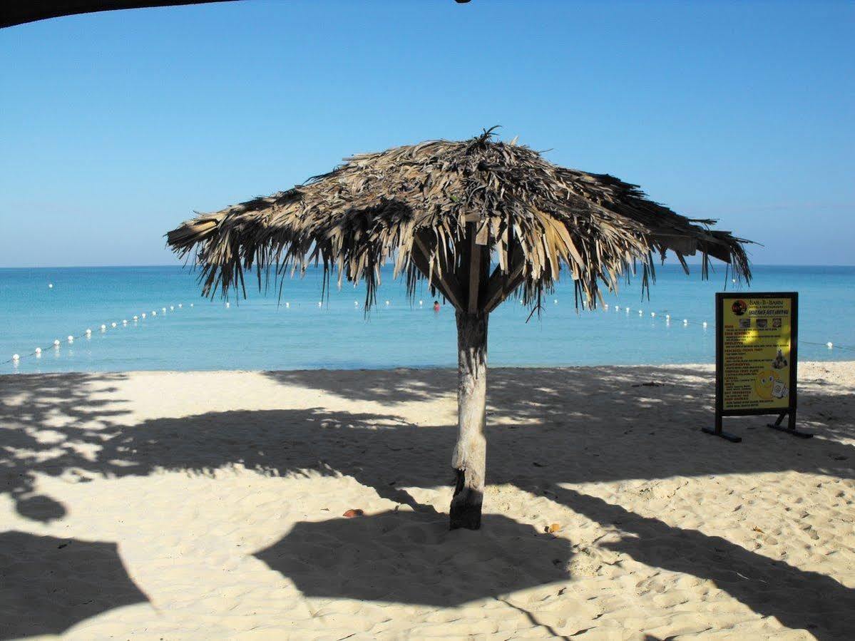 Bar-b-barn Beach Hotel 2*