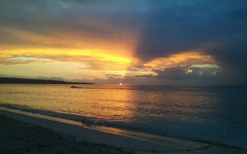 Hotel Yellow Bird Sea *