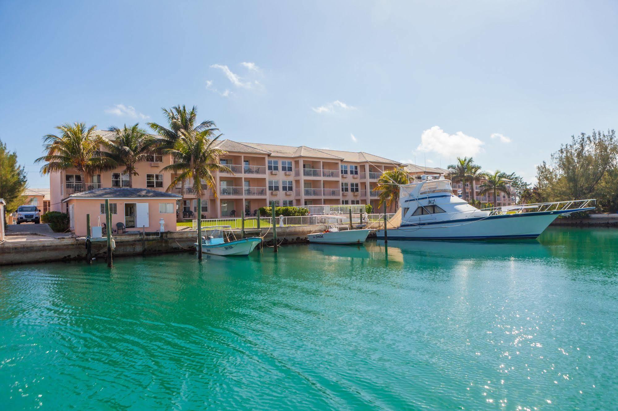 Island Palm Marina 2*