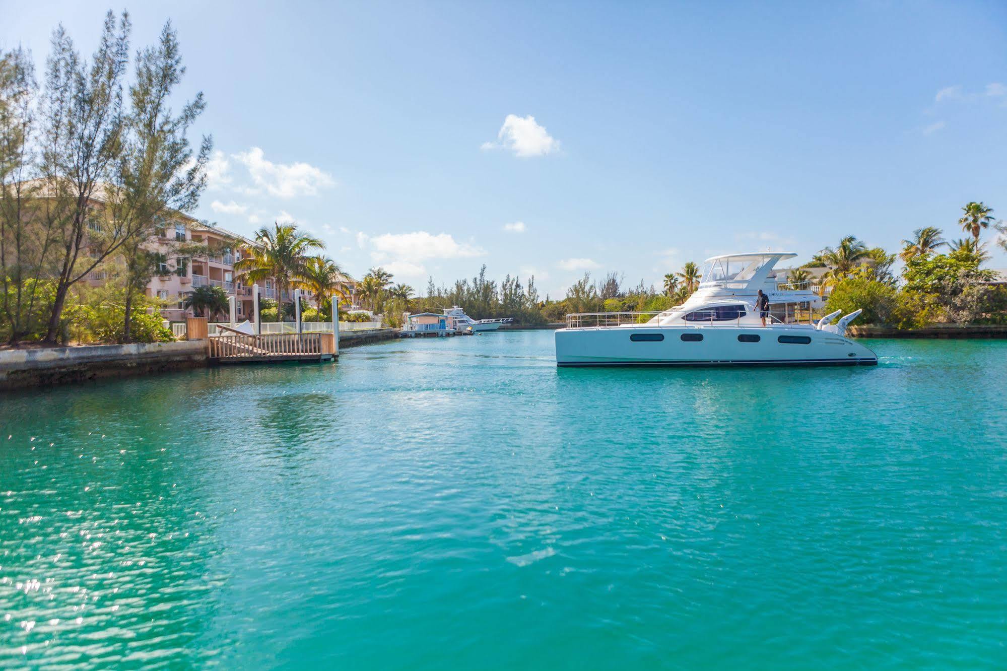 Island Palm Marina 2*