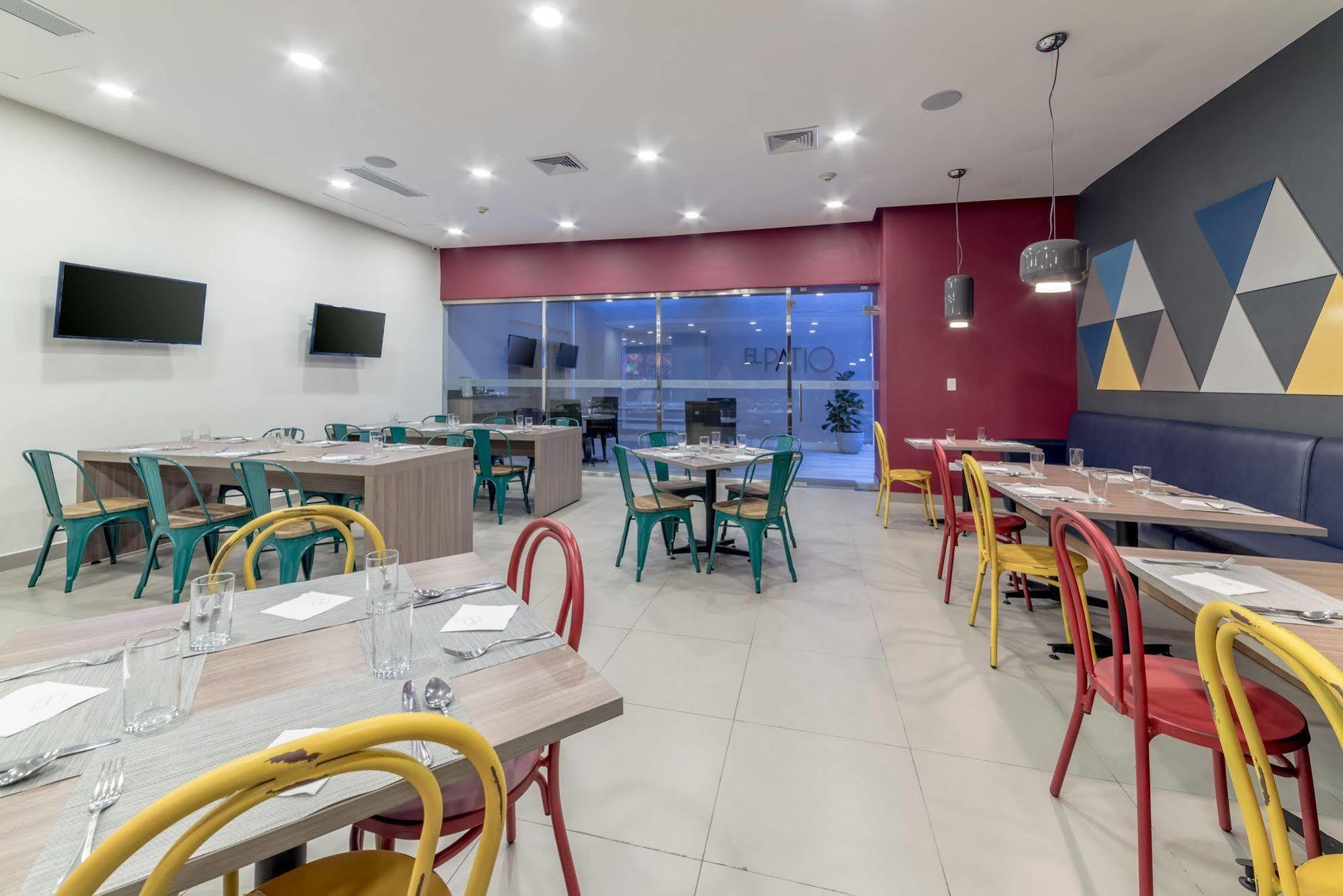 Hotel Novus Plaza Hodelpa 3*
