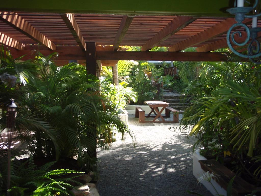 Le Jardin Creole Inn 3*