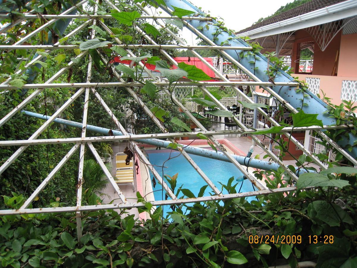 Hotel Alicia's Palace Port of Spain
