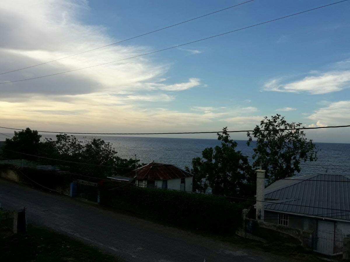 Tina's Guest house Ocho Rios
