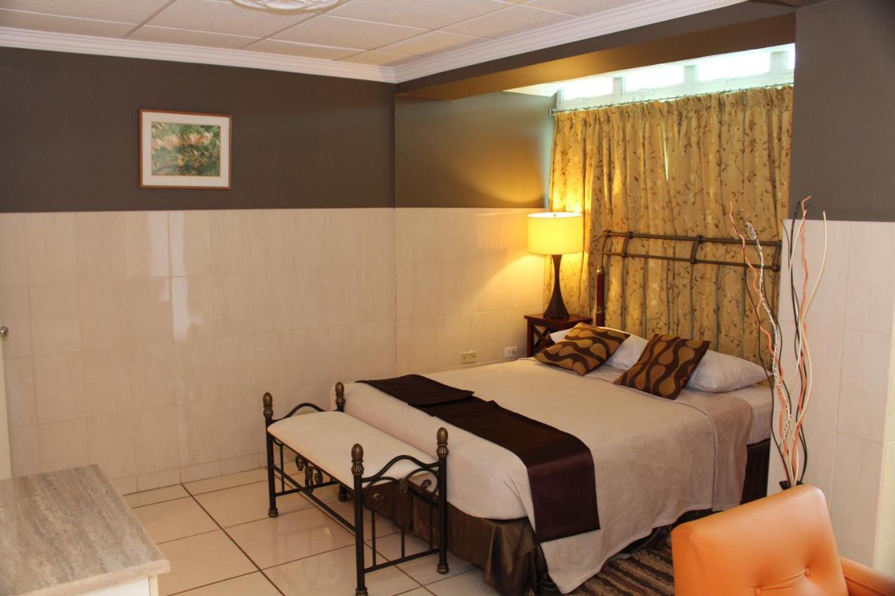 Hotel Alicia's Palace Port of Spain