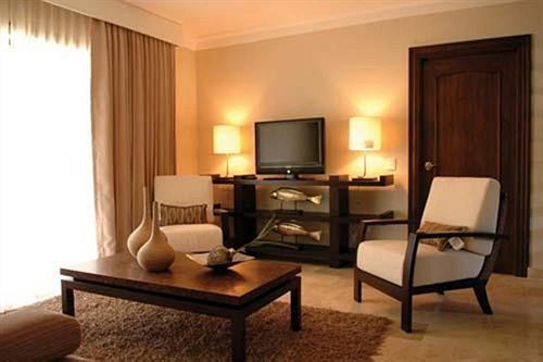 Lifestyle Royal Hotel