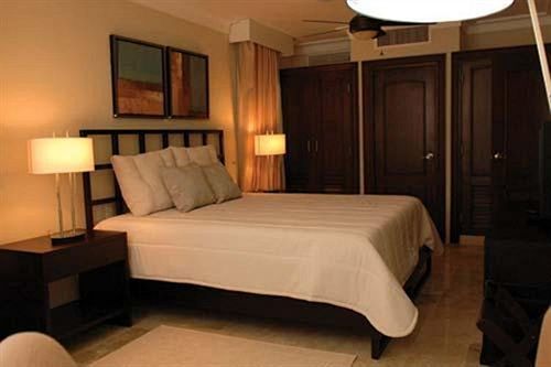 Lifestyle Royal Hotel
