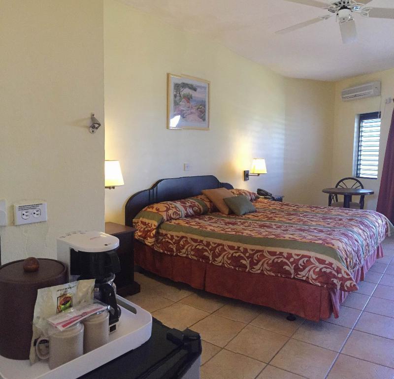 Allamanda Beach Hotel 3*