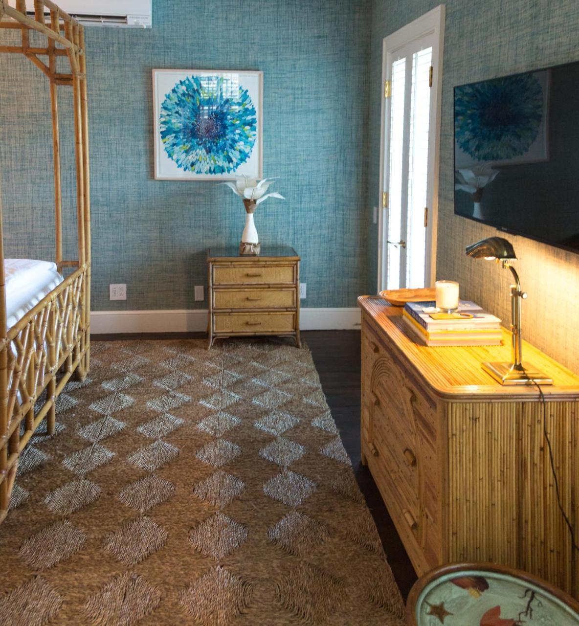 Eleven Bahama House 4*