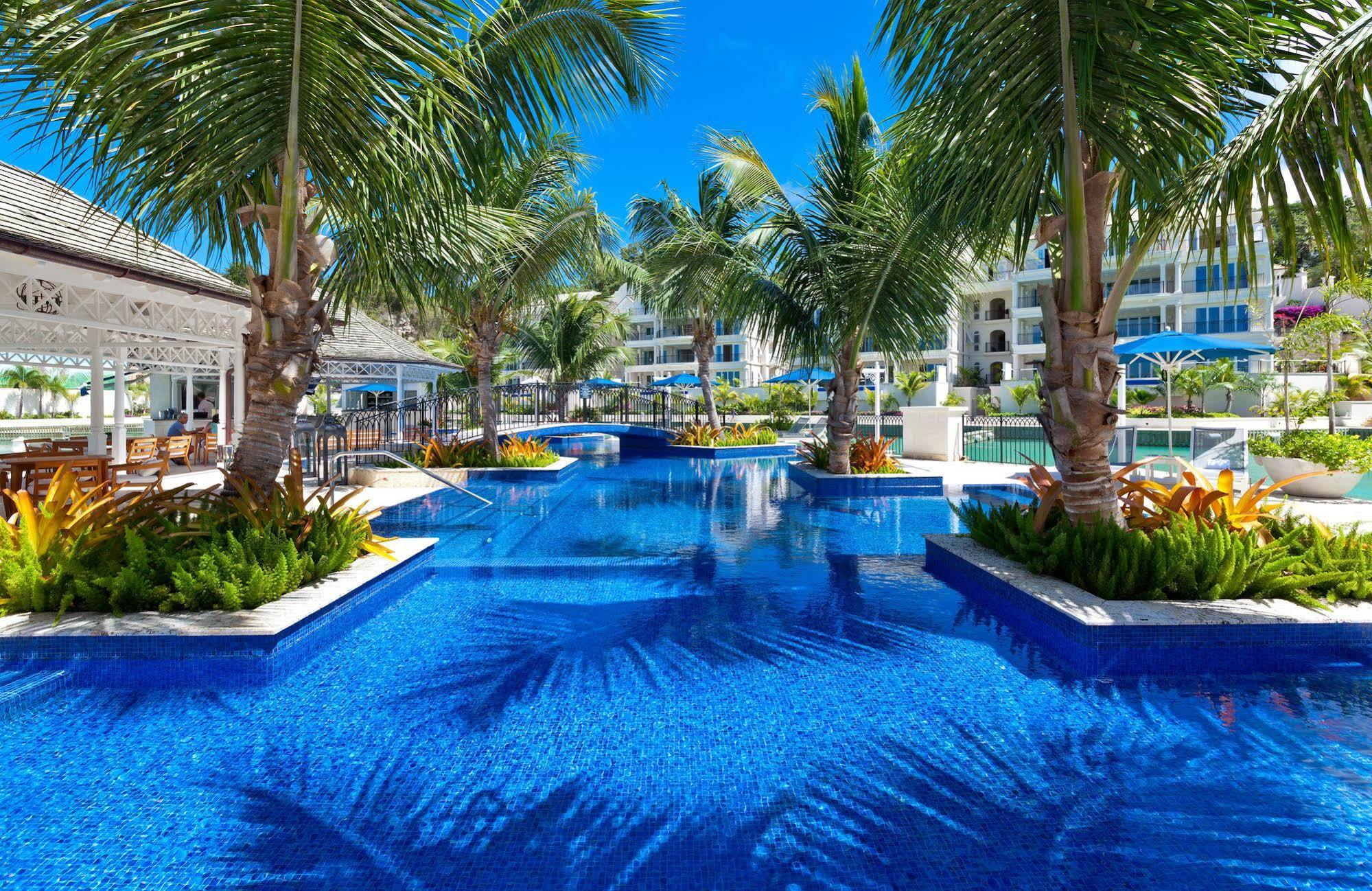 Resort Port Ferdinand Luxury And Residences 4*