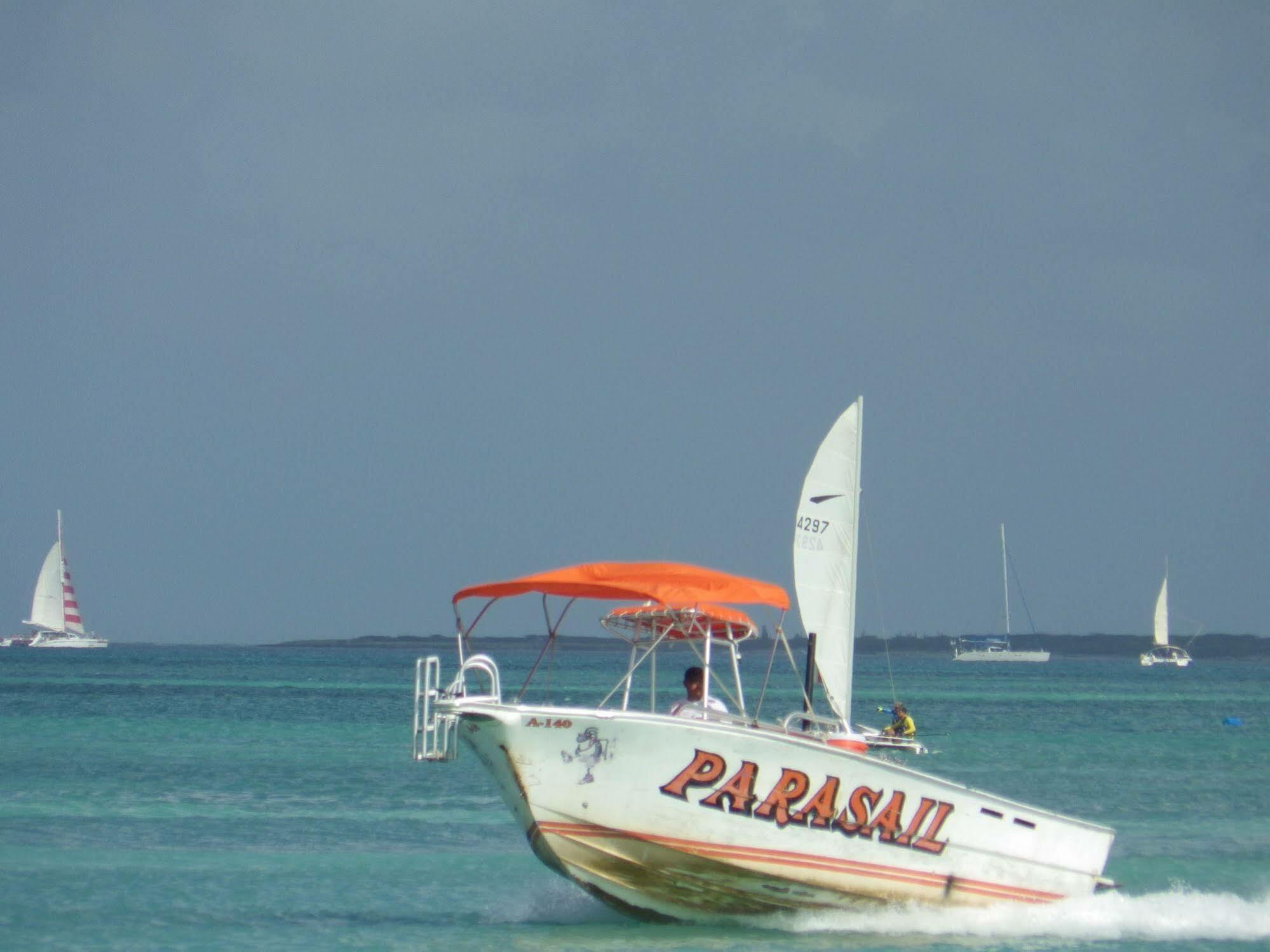 Aruba Cunucu Aparthotel 3*