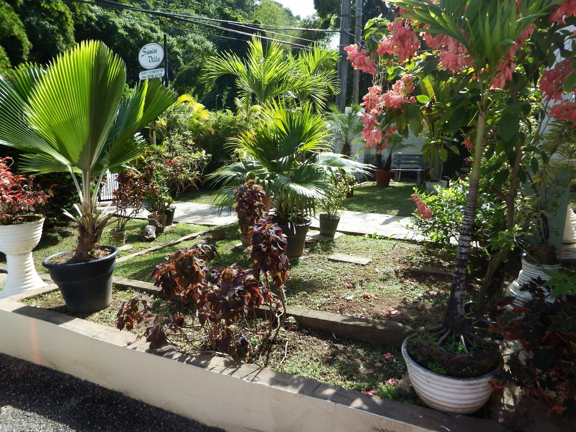 Samise Hotel