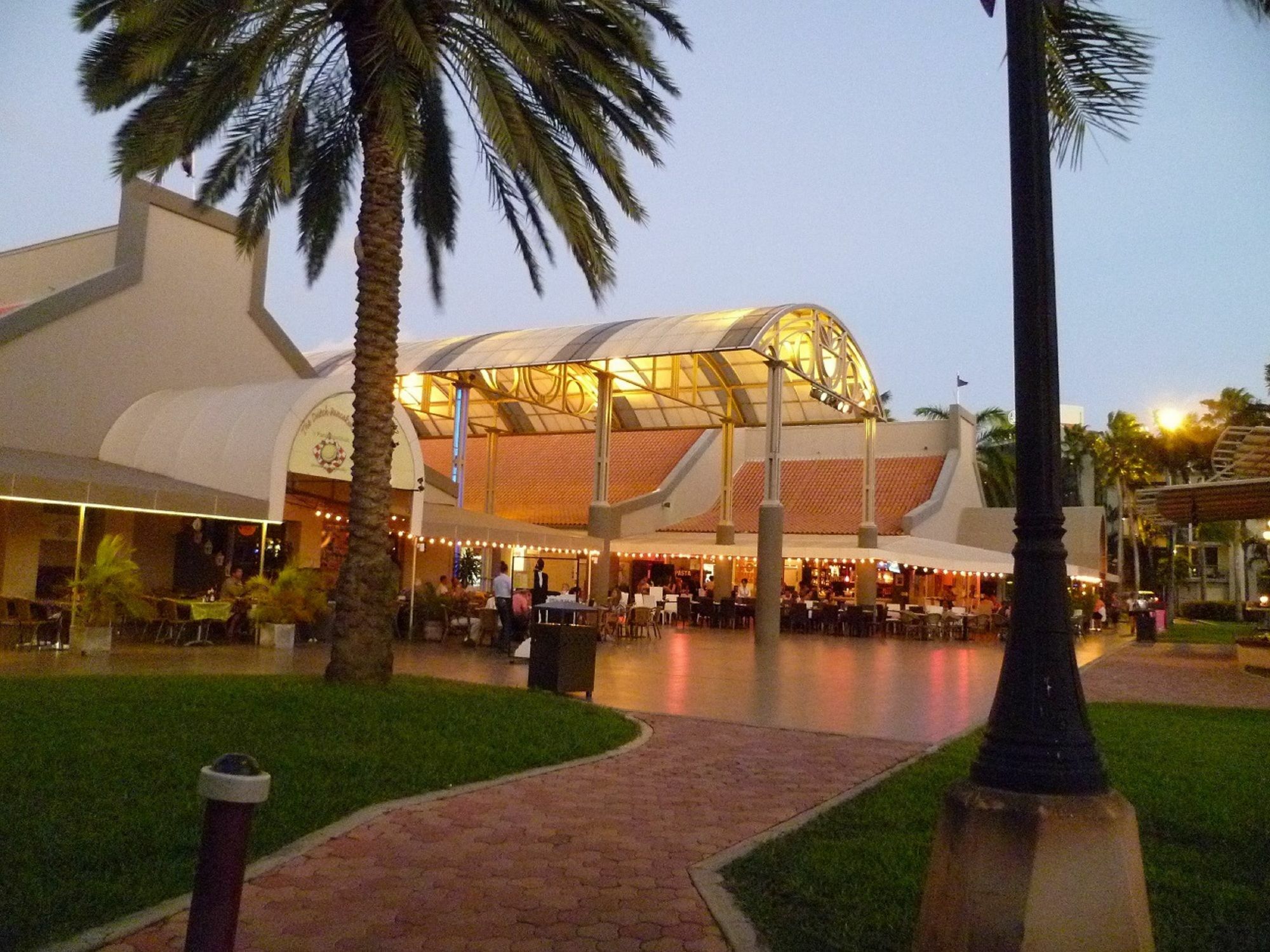 Le Chateau Ocean Aparthotel 4*