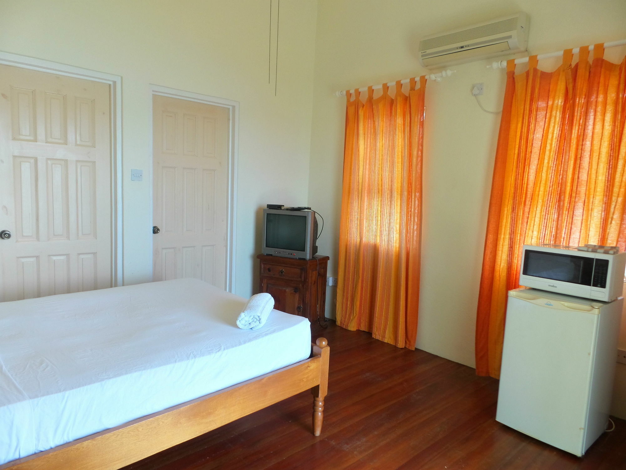 Capt. Harris Apartment St. George's