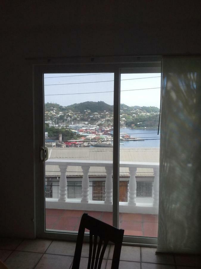 Carenage View Apartment *