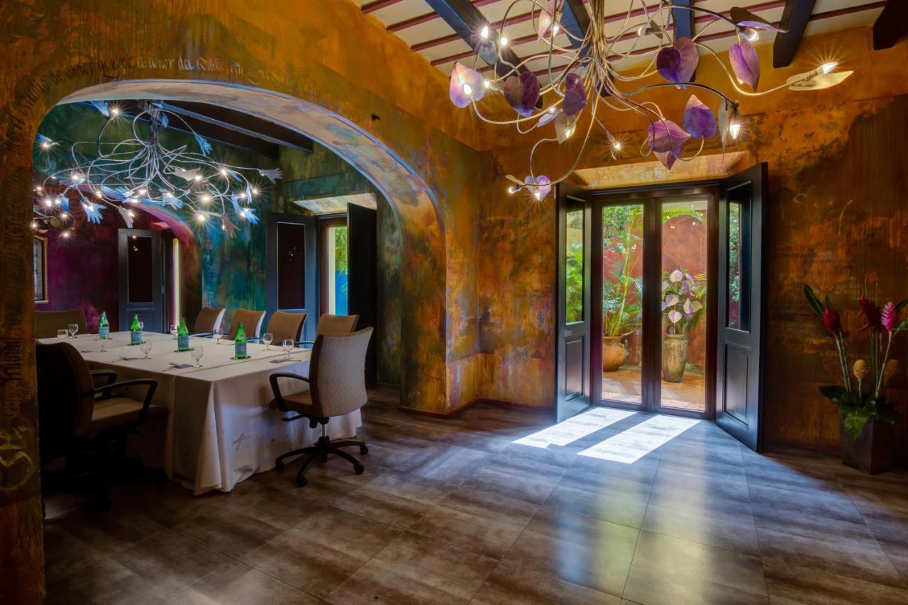 El Convento Hotel