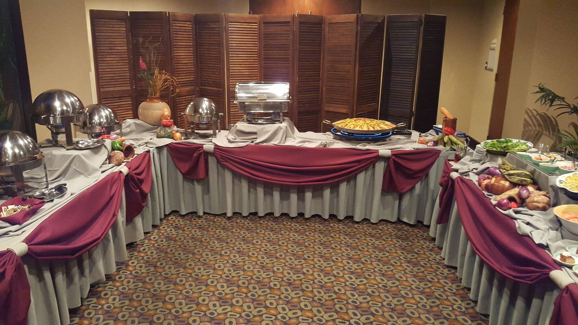 Resort Holiday & Tropical Casino By Ihg 3*
