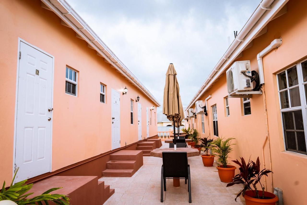 Aparthotel Connie's Comfort 3*