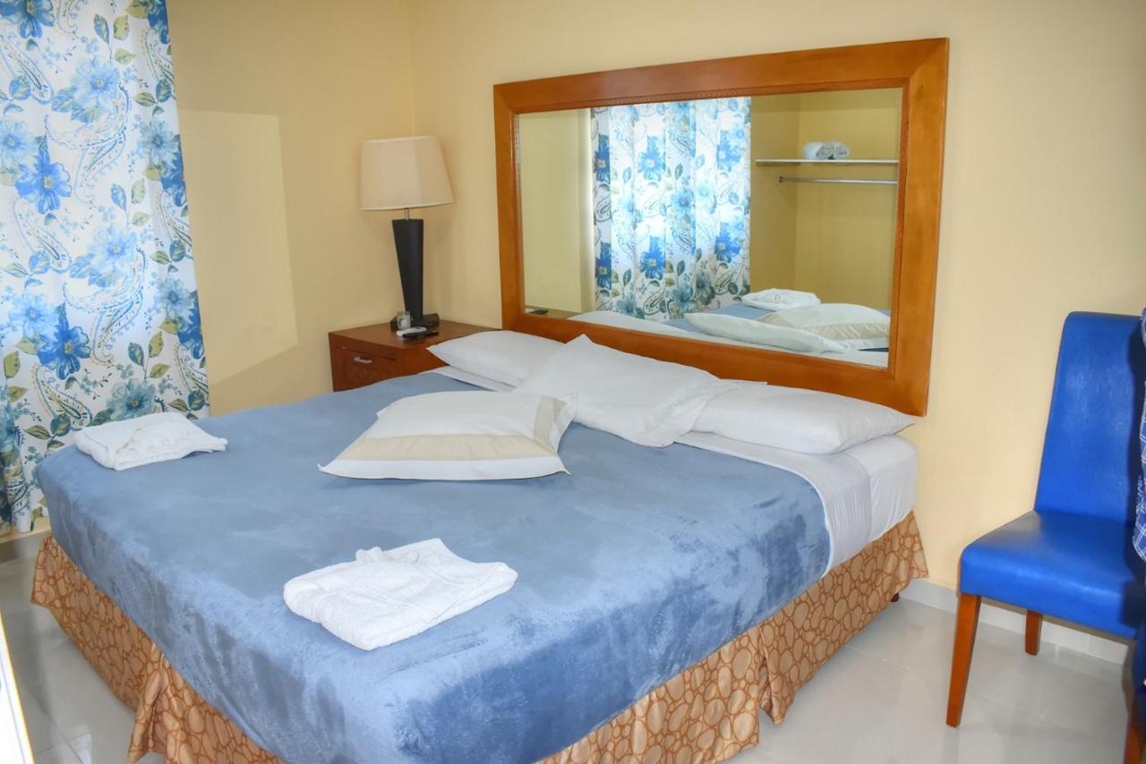 Palm Retreat Hotel Palm Beach